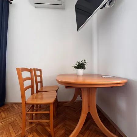 Bordon Wines, Estate With Dekani