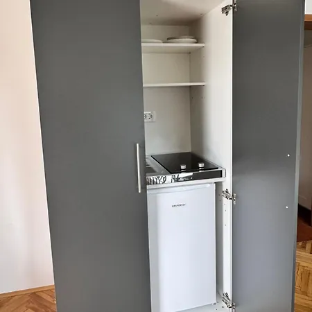 شقة Bordon Wines, Estate With