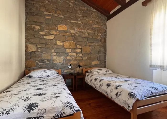 Bordon Wines, Estate With *