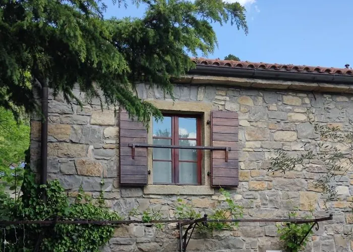 Bordon Wines, Estate With * Dekani